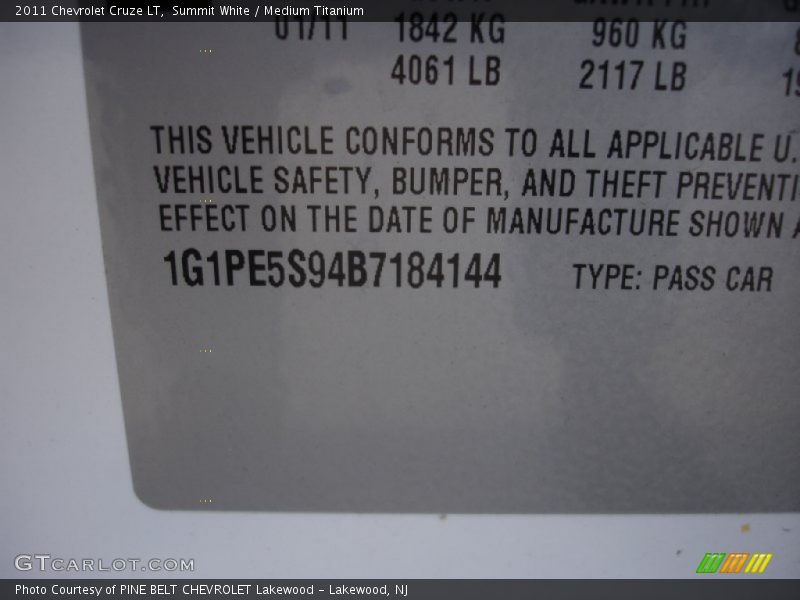 Summit White / Medium Titanium 2011 Chevrolet Cruze LT