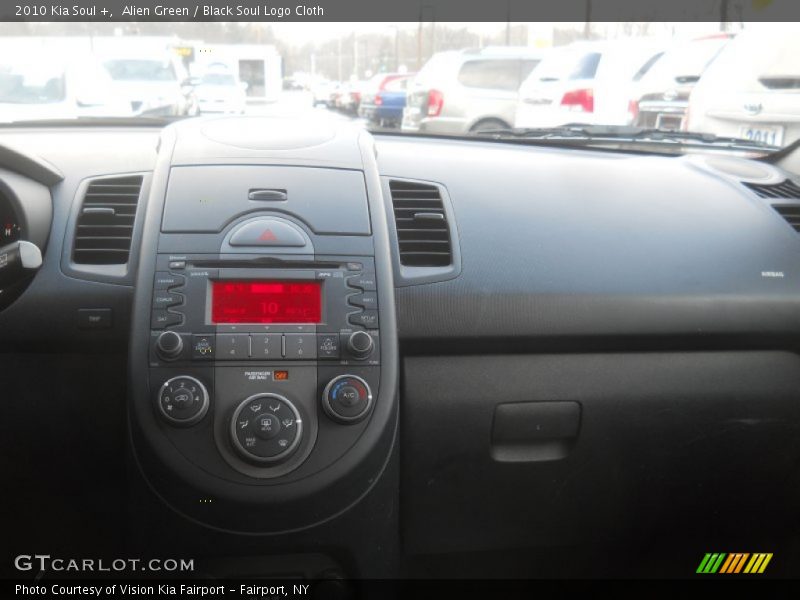 Alien Green / Black Soul Logo Cloth 2010 Kia Soul +