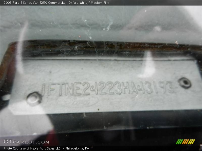 Oxford White / Medium Flint 2003 Ford E Series Van E250 Commercial