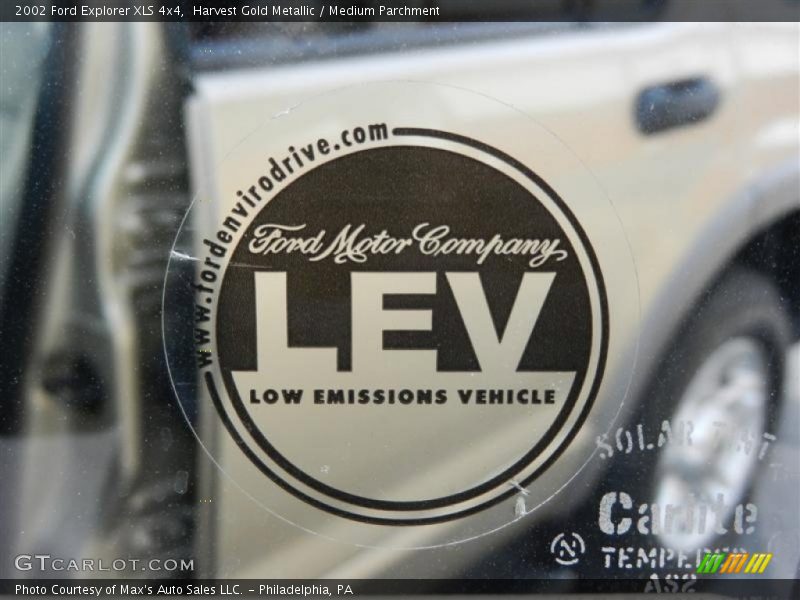 Harvest Gold Metallic / Medium Parchment 2002 Ford Explorer XLS 4x4