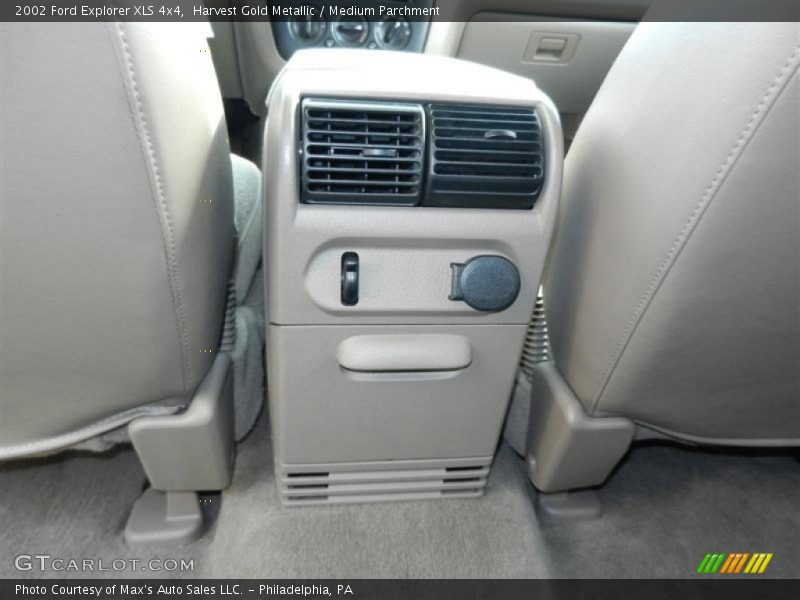 Harvest Gold Metallic / Medium Parchment 2002 Ford Explorer XLS 4x4