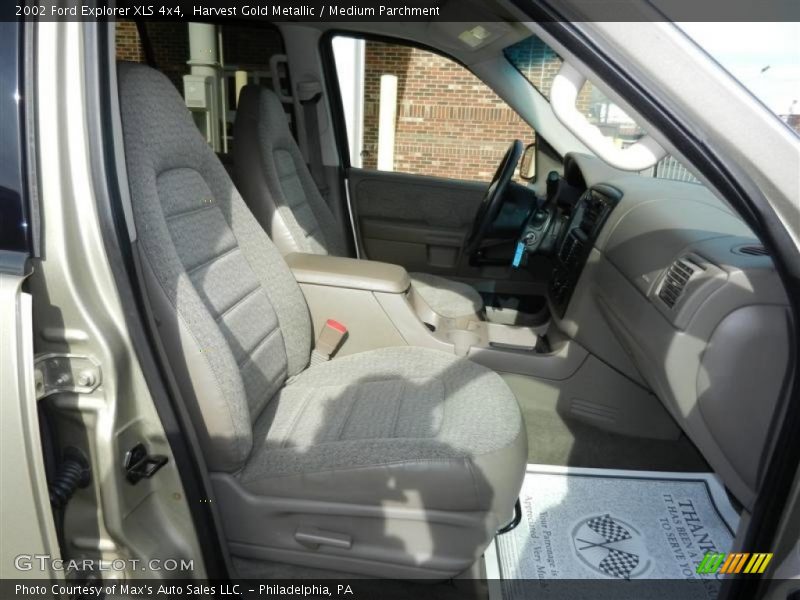Harvest Gold Metallic / Medium Parchment 2002 Ford Explorer XLS 4x4