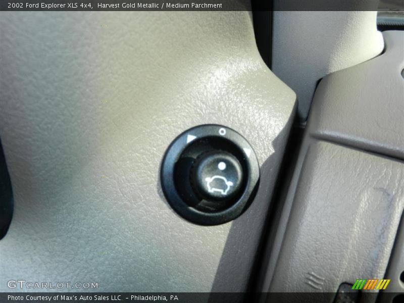 Harvest Gold Metallic / Medium Parchment 2002 Ford Explorer XLS 4x4