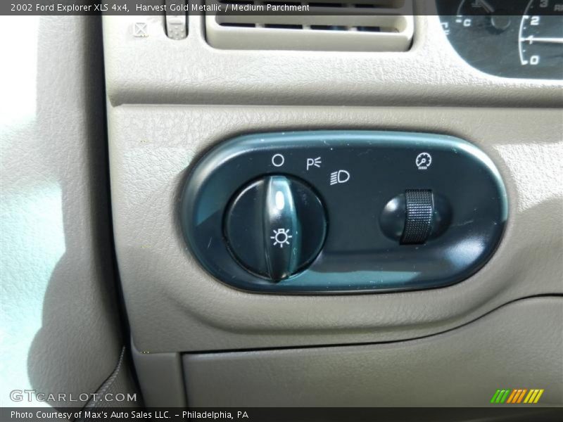 Harvest Gold Metallic / Medium Parchment 2002 Ford Explorer XLS 4x4