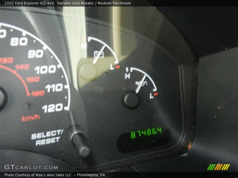 Harvest Gold Metallic / Medium Parchment 2002 Ford Explorer XLS 4x4