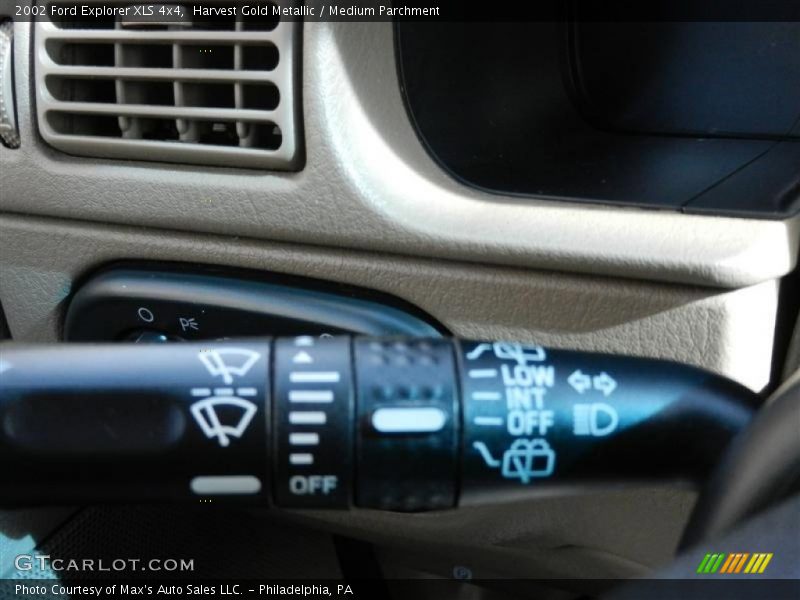 Harvest Gold Metallic / Medium Parchment 2002 Ford Explorer XLS 4x4