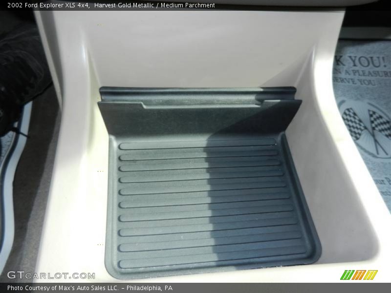 Harvest Gold Metallic / Medium Parchment 2002 Ford Explorer XLS 4x4