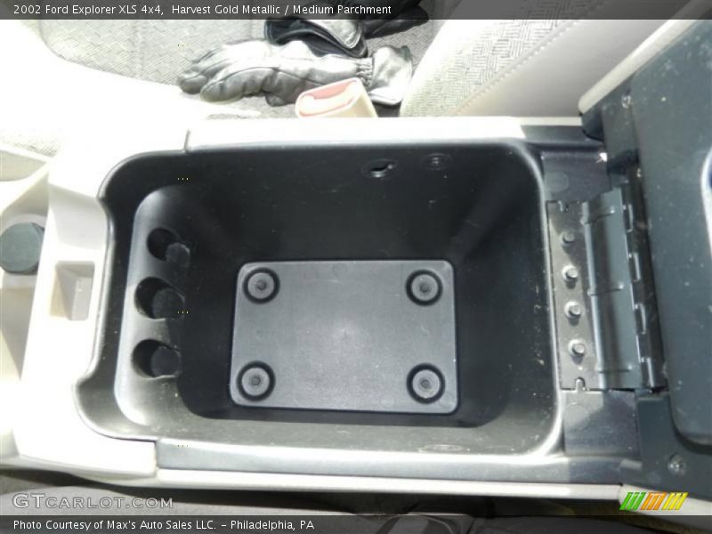 Harvest Gold Metallic / Medium Parchment 2002 Ford Explorer XLS 4x4