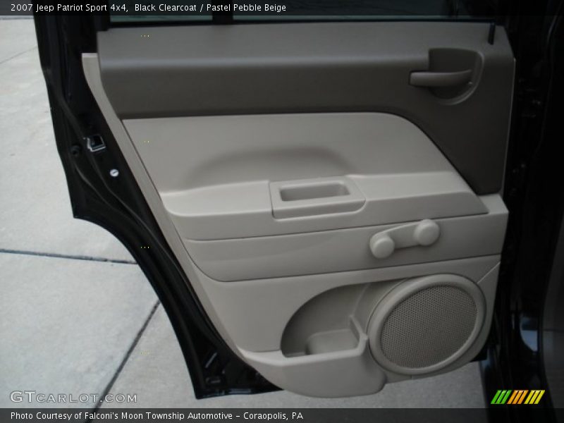 Black Clearcoat / Pastel Pebble Beige 2007 Jeep Patriot Sport 4x4