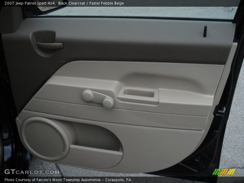 Black Clearcoat / Pastel Pebble Beige 2007 Jeep Patriot Sport 4x4