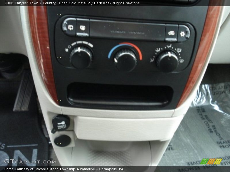 Linen Gold Metallic / Dark Khaki/Light Graystone 2006 Chrysler Town & Country