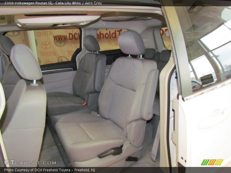 Calla Lilly White / Aero Grey 2009 Volkswagen Routan SE