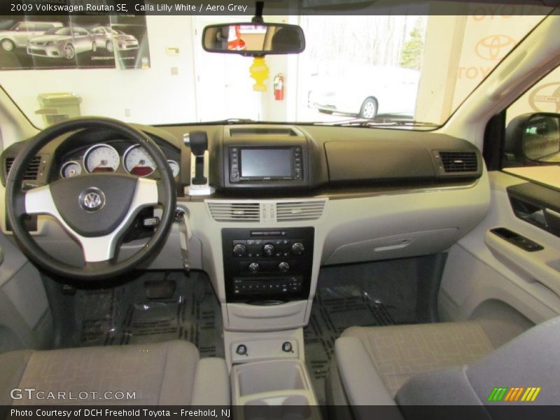 Calla Lilly White / Aero Grey 2009 Volkswagen Routan SE