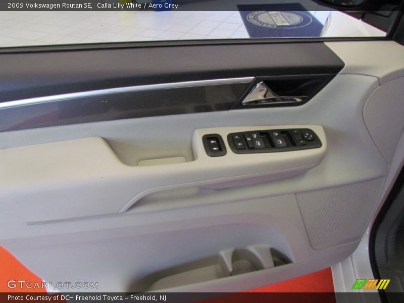 Calla Lilly White / Aero Grey 2009 Volkswagen Routan SE