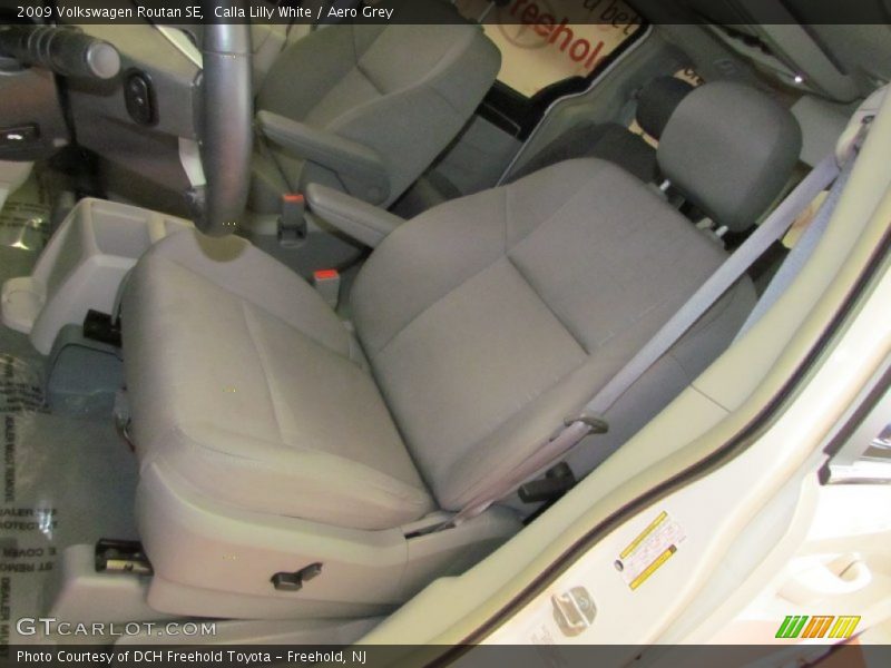 Calla Lilly White / Aero Grey 2009 Volkswagen Routan SE