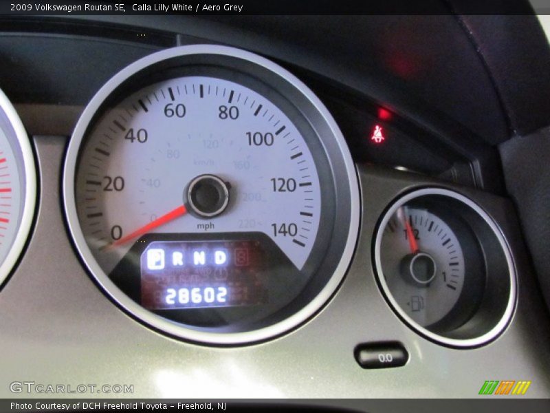 Calla Lilly White / Aero Grey 2009 Volkswagen Routan SE