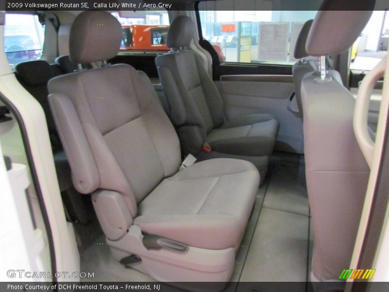 Calla Lilly White / Aero Grey 2009 Volkswagen Routan SE