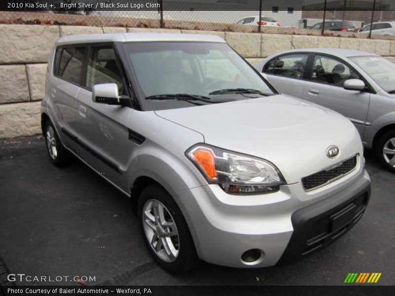 Bright Silver / Black Soul Logo Cloth 2010 Kia Soul +