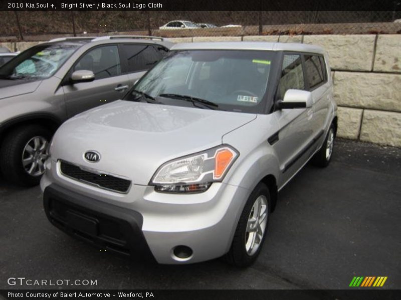 Bright Silver / Black Soul Logo Cloth 2010 Kia Soul +