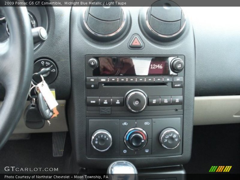 Controls of 2009 G6 GT Convertible