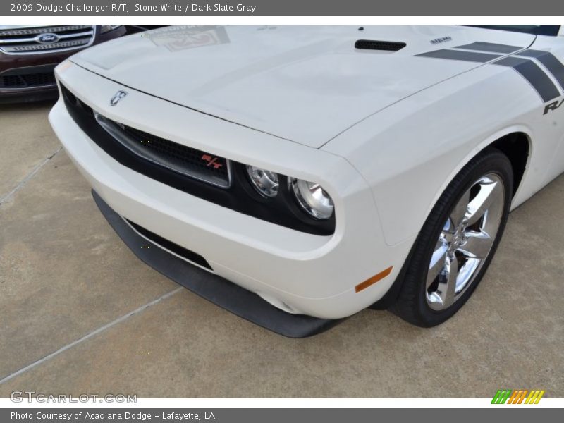 Stone White / Dark Slate Gray 2009 Dodge Challenger R/T