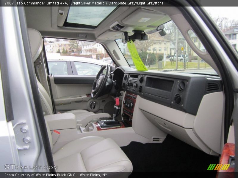 Bright Silver Metallic / Dark Slate Gray/Light Graystone 2007 Jeep Commander Limited 4x4