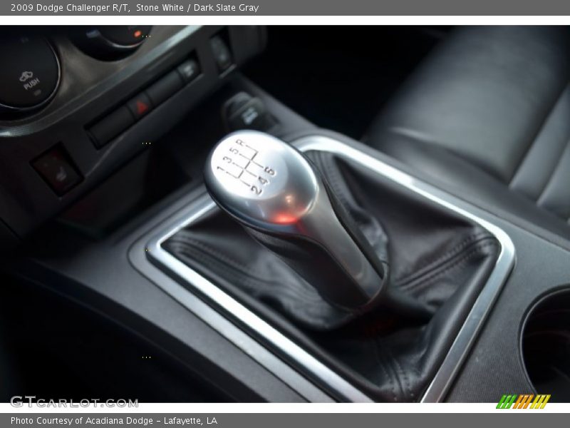 Stone White / Dark Slate Gray 2009 Dodge Challenger R/T