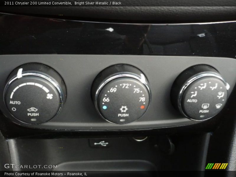 Bright Silver Metallic / Black 2011 Chrysler 200 Limited Convertible