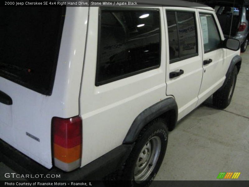Stone White / Agate Black 2000 Jeep Cherokee SE 4x4 Right Hand Drive