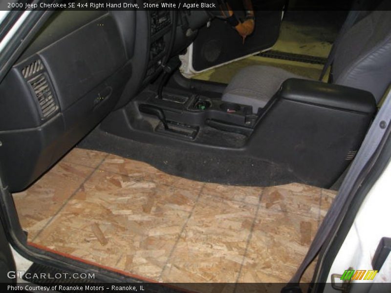 Stone White / Agate Black 2000 Jeep Cherokee SE 4x4 Right Hand Drive