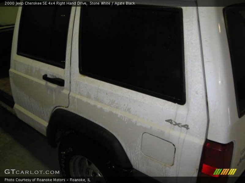 Stone White / Agate Black 2000 Jeep Cherokee SE 4x4 Right Hand Drive