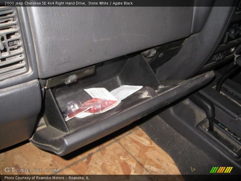 Stone White / Agate Black 2000 Jeep Cherokee SE 4x4 Right Hand Drive