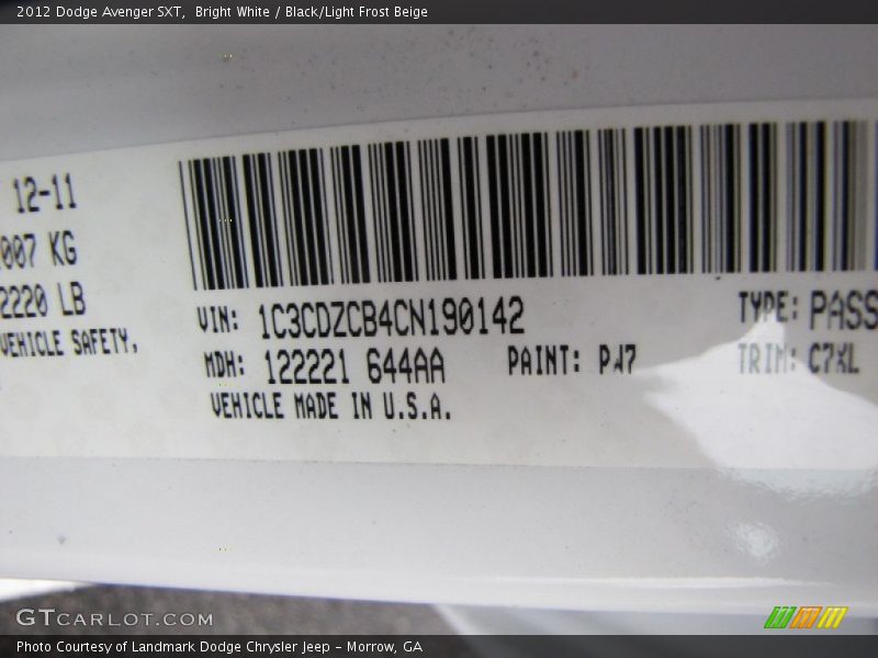 Bright White / Black/Light Frost Beige 2012 Dodge Avenger SXT