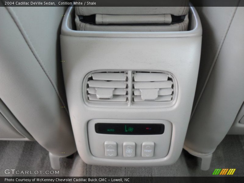 Cotillion White / Shale 2004 Cadillac DeVille Sedan