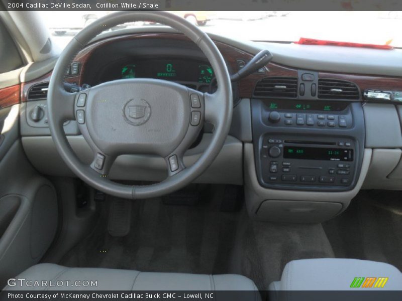 Cotillion White / Shale 2004 Cadillac DeVille Sedan