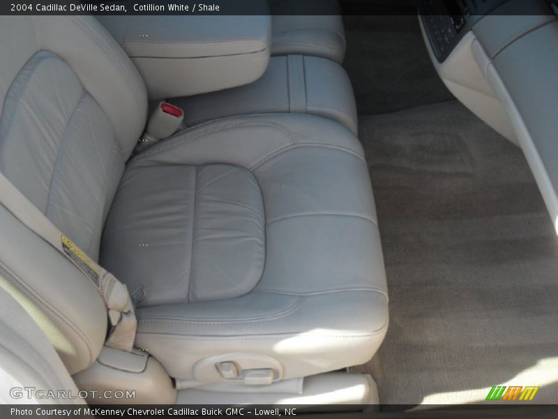 Cotillion White / Shale 2004 Cadillac DeVille Sedan