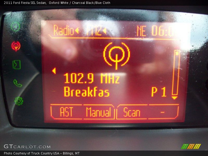 Oxford White / Charcoal Black/Blue Cloth 2011 Ford Fiesta SEL Sedan