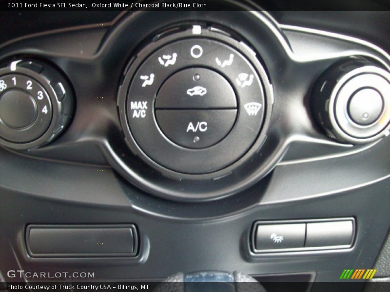 Oxford White / Charcoal Black/Blue Cloth 2011 Ford Fiesta SEL Sedan