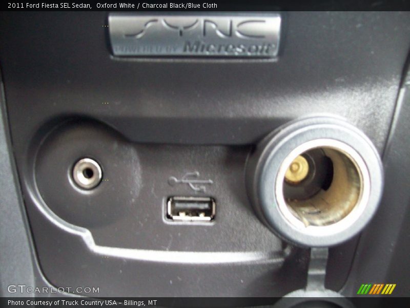 Oxford White / Charcoal Black/Blue Cloth 2011 Ford Fiesta SEL Sedan
