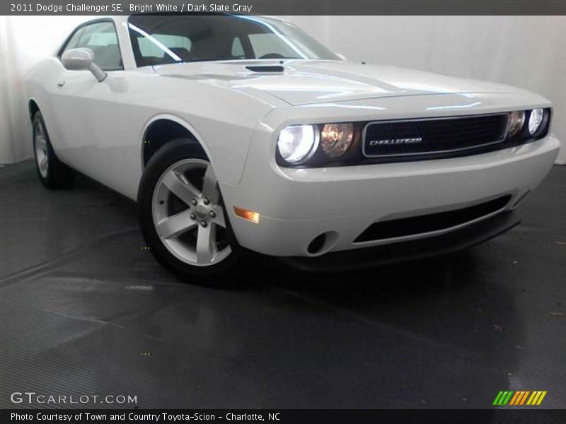 Bright White / Dark Slate Gray 2011 Dodge Challenger SE