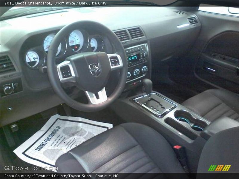 Bright White / Dark Slate Gray 2011 Dodge Challenger SE