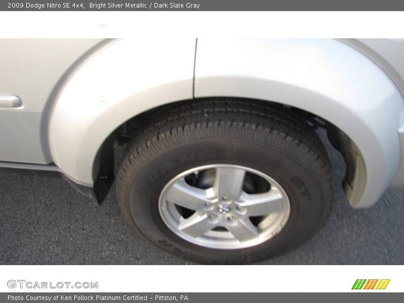 Bright Silver Metallic / Dark Slate Gray 2009 Dodge Nitro SE 4x4