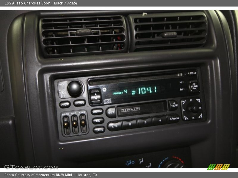 Audio System of 1999 Cherokee Sport