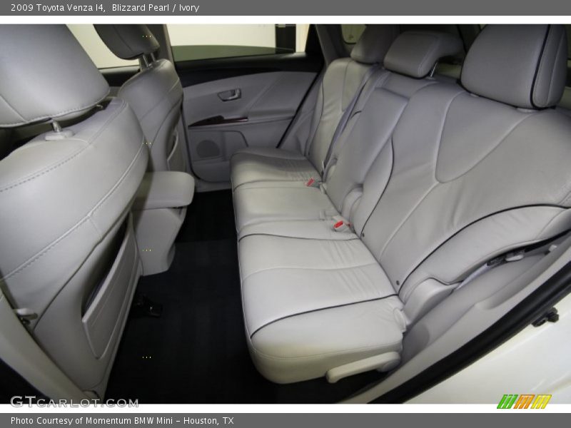 Blizzard Pearl / Ivory 2009 Toyota Venza I4