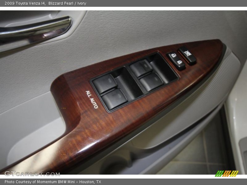 Blizzard Pearl / Ivory 2009 Toyota Venza I4