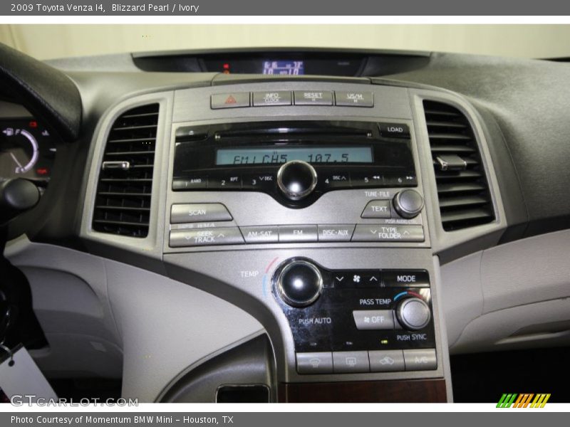 Blizzard Pearl / Ivory 2009 Toyota Venza I4