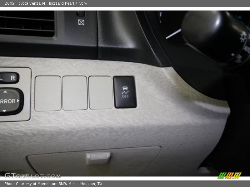 Blizzard Pearl / Ivory 2009 Toyota Venza I4