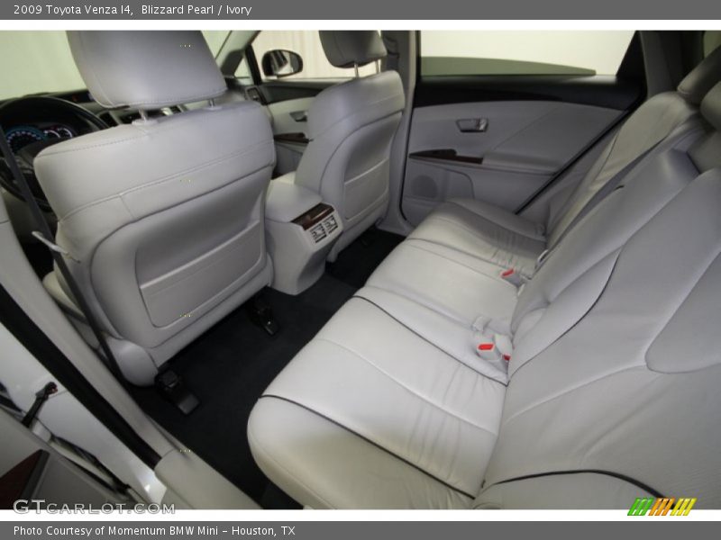 Blizzard Pearl / Ivory 2009 Toyota Venza I4