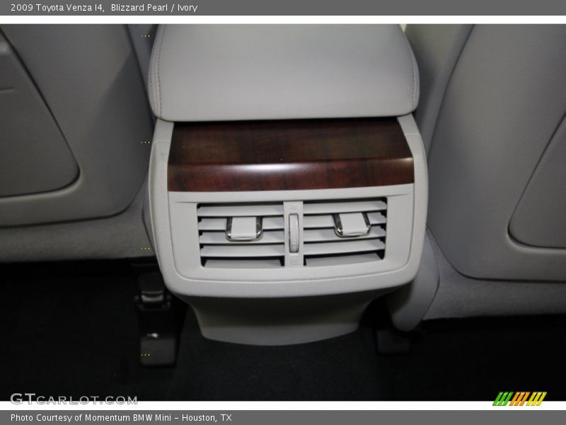 Blizzard Pearl / Ivory 2009 Toyota Venza I4