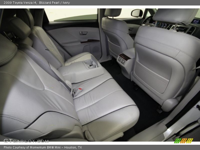 Blizzard Pearl / Ivory 2009 Toyota Venza I4